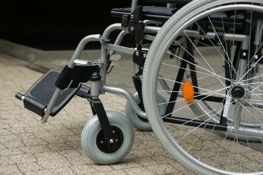 Carrozzina per disabili: come e perché sceglierla leggera