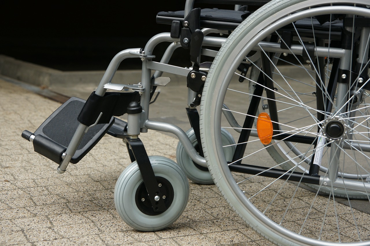 Carrozzina per disabili: come e perché sceglierla leggera